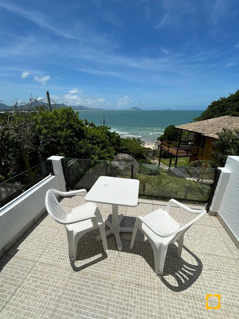Hotel com 228m², 11 quartos, no bairro Barra da Lagoa em Florianópolis