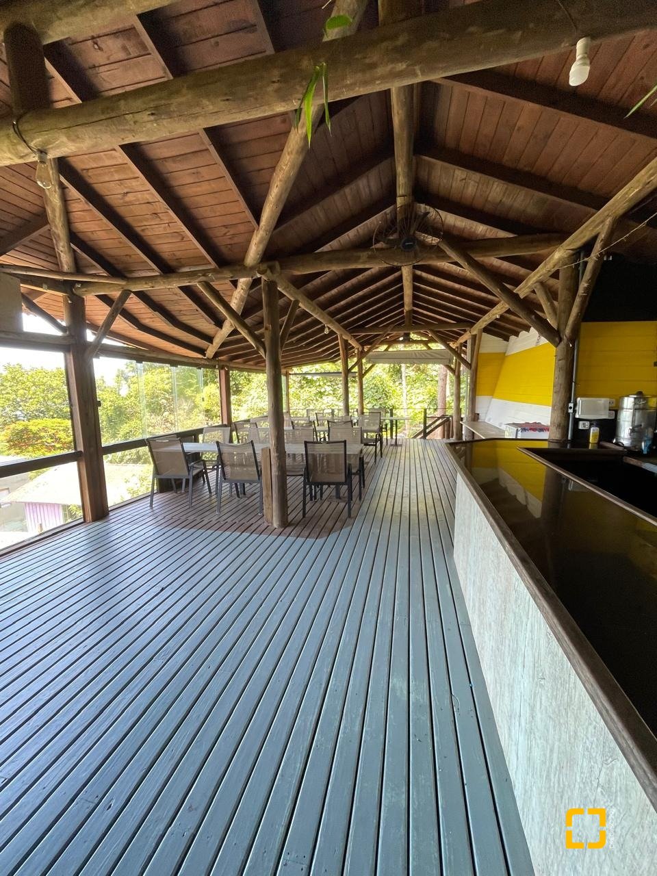Hotel com 228m², 11 quartos, no bairro Barra da Lagoa em Florianópolis