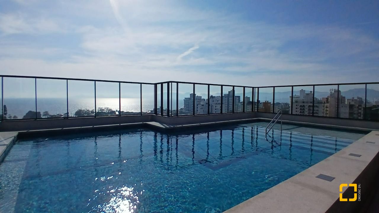Apartamento com 69m², 3 quartos (sendo 1 suíte), 1 garagem, no bairro Estreito em Florianópolis