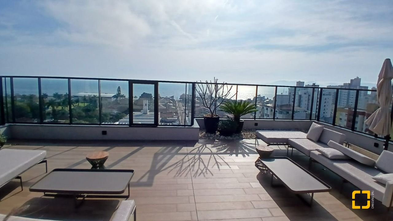 Apartamento com 69m², 3 quartos (sendo 1 suíte), 1 garagem, no bairro Estreito em Florianópolis