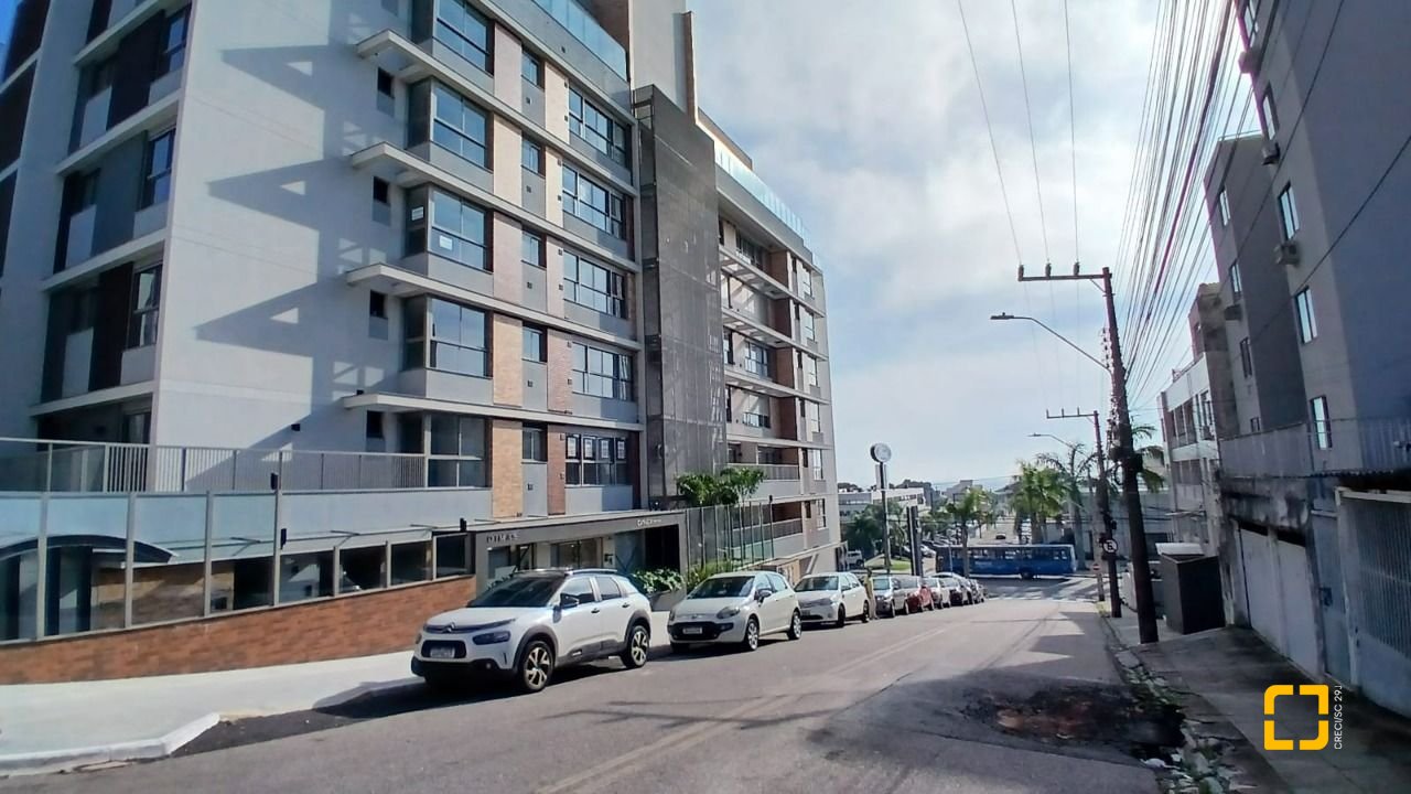 Apartamento com 69m², 3 quartos (sendo 1 suíte), 1 garagem, no bairro Estreito em Florianópolis