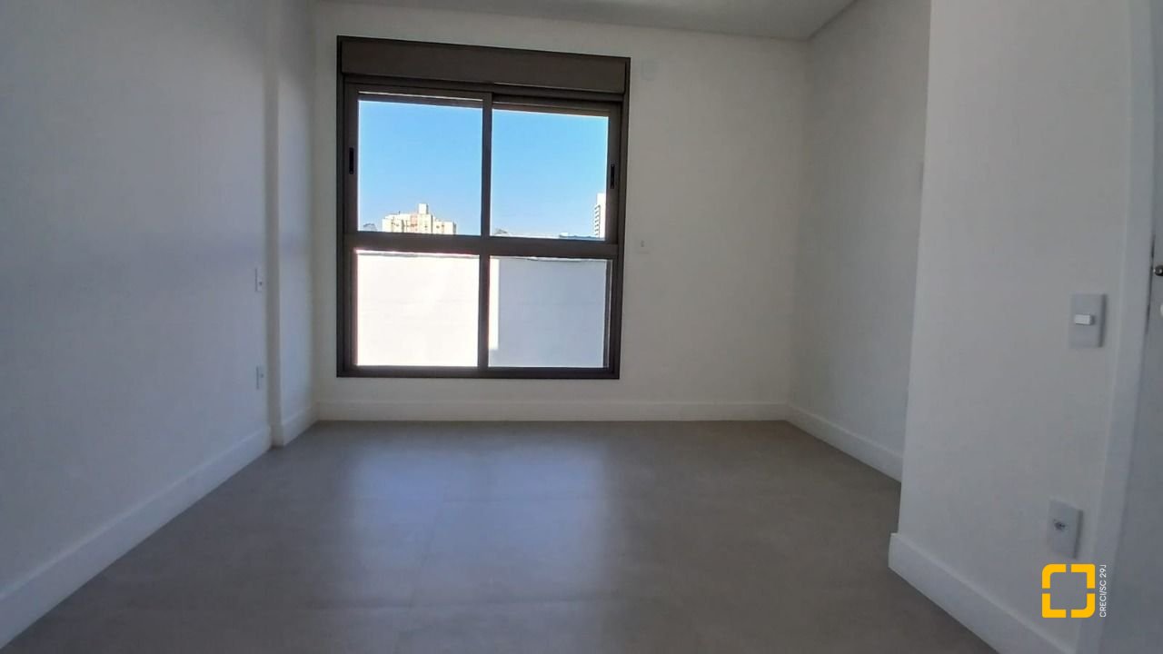 Apartamento com 69m², 3 quartos (sendo 1 suíte), 1 garagem, no bairro Estreito em Florianópolis