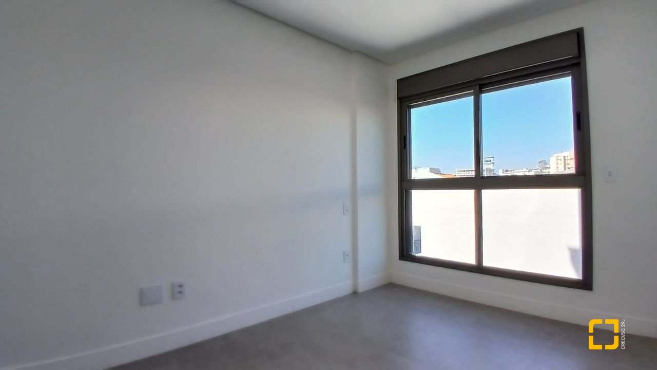 Apartamento com 69m², 3 quartos (sendo 1 suíte), 1 garagem, no bairro Estreito em Florianópolis
