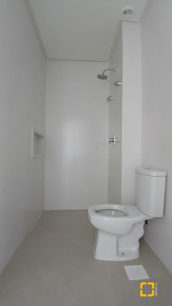 Apartamento com 69m², 3 quartos (sendo 1 suíte), 1 garagem, no bairro Estreito em Florianópolis
