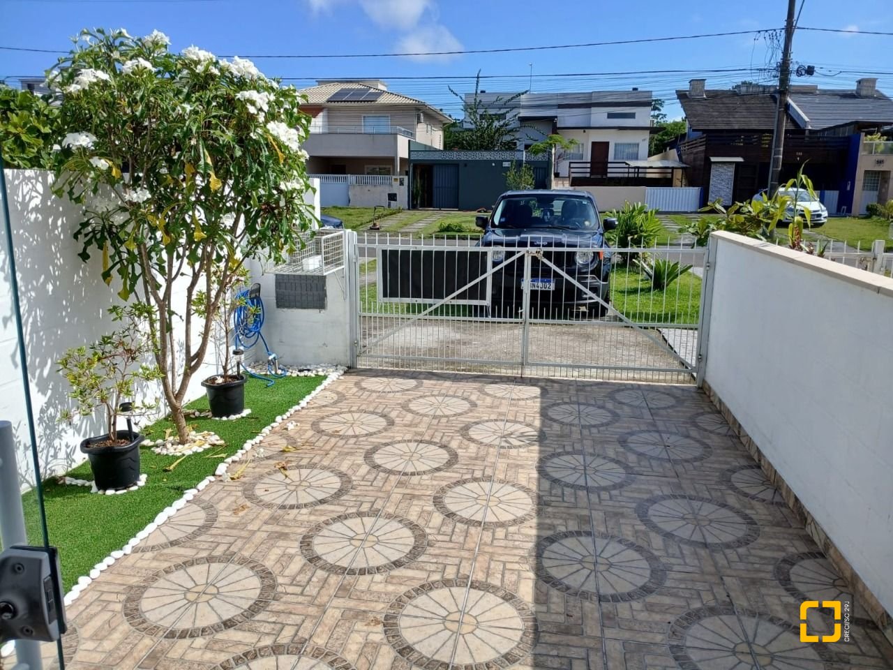 Casa com 91m², 4 quartos (sendo 2 suítes), 2 garagens, no bairro Ingleses em Florianópolis