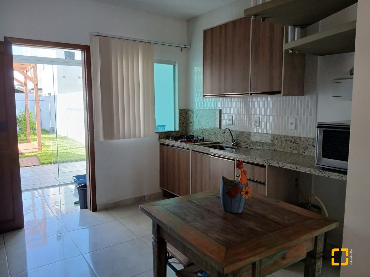 Casa com 91m², 4 quartos (sendo 2 suítes), 2 garagens, no bairro Ingleses em Florianópolis
