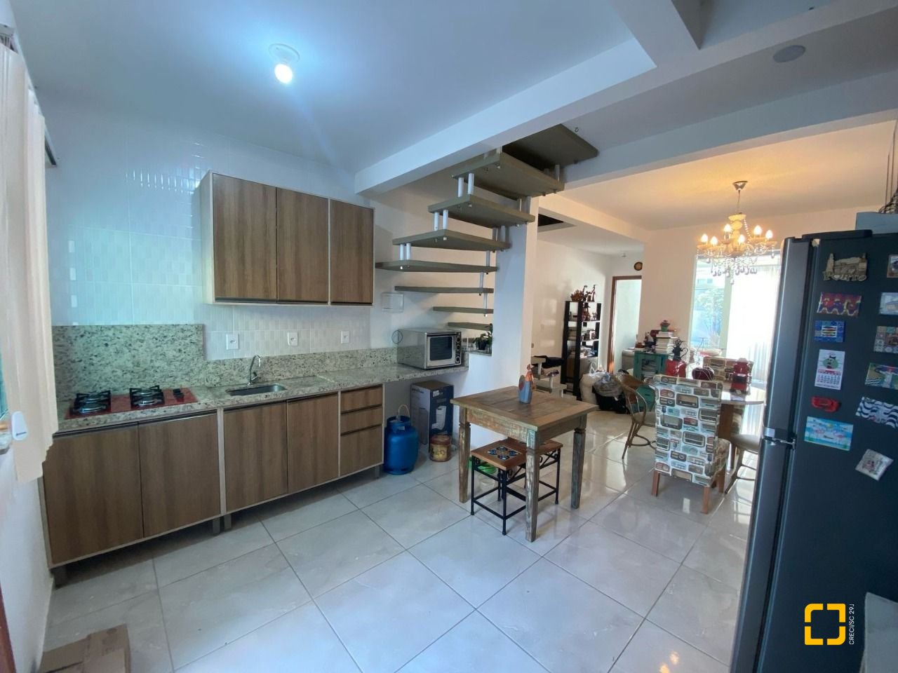 Casa com 91m², 4 quartos (sendo 2 suítes), 2 garagens, no bairro Ingleses em Florianópolis