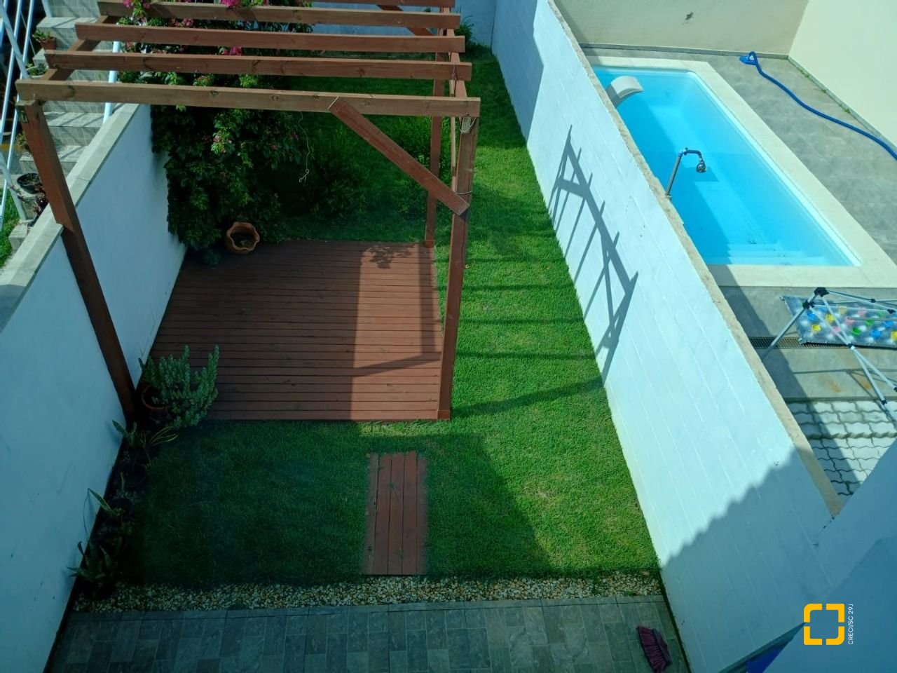 Casa com 91m², 4 quartos (sendo 2 suítes), 2 garagens, no bairro Ingleses em Florianópolis