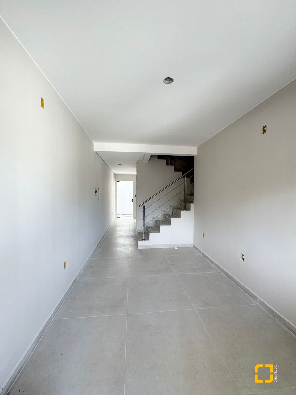 Casa com 86m², 3 quartos (sendo 1 suíte), 2 garagens, no bairro Sertão do Maruim em São José