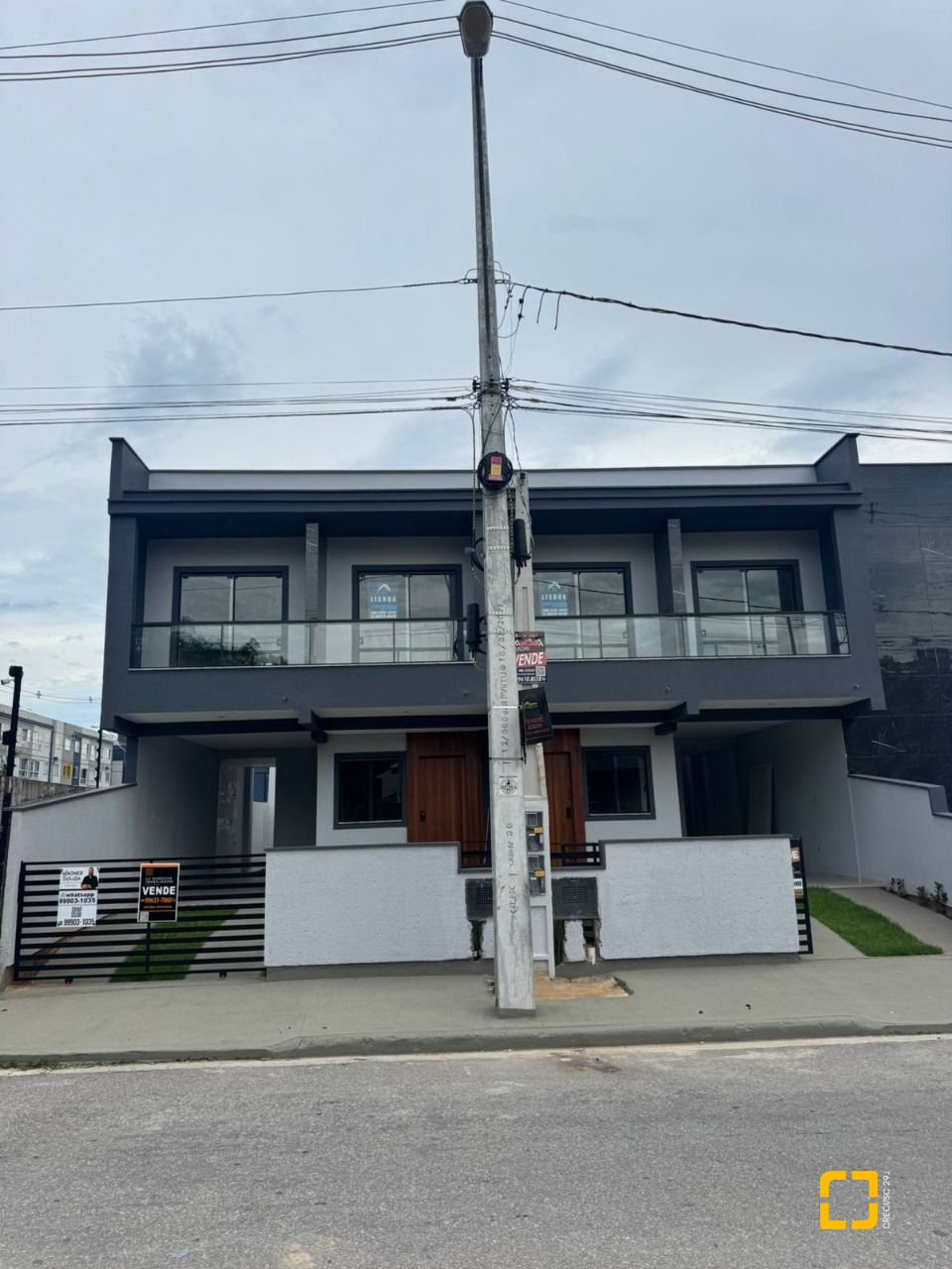 Casa com 84m², 3 quartos (sendo 1 suíte), 2 garagens, no bairro Sertão do Maruim em São José