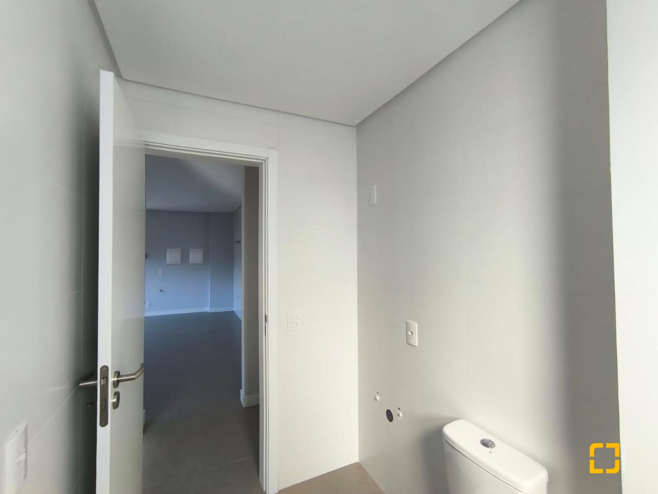 Apartamento com 57m², 1 quarto, 1 garagem, no bairro Centro em Florianópolis