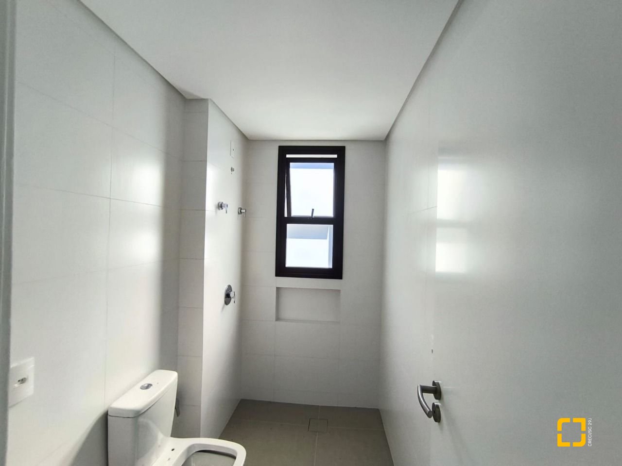 Apartamento com 57m², 1 quarto, 1 garagem, no bairro Centro em Florianópolis