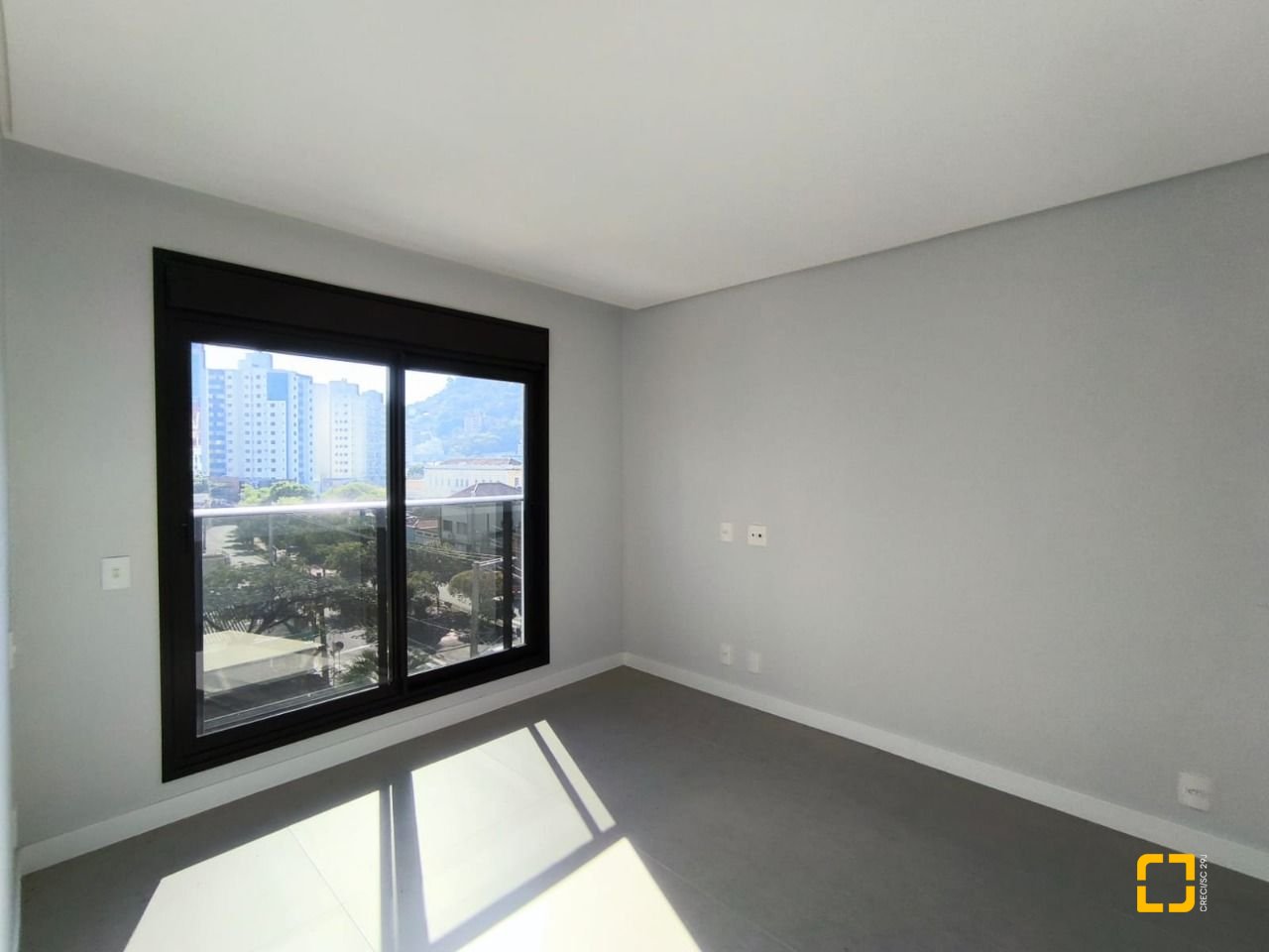 Apartamento com 57m², 1 quarto, 1 garagem, no bairro Centro em Florianópolis