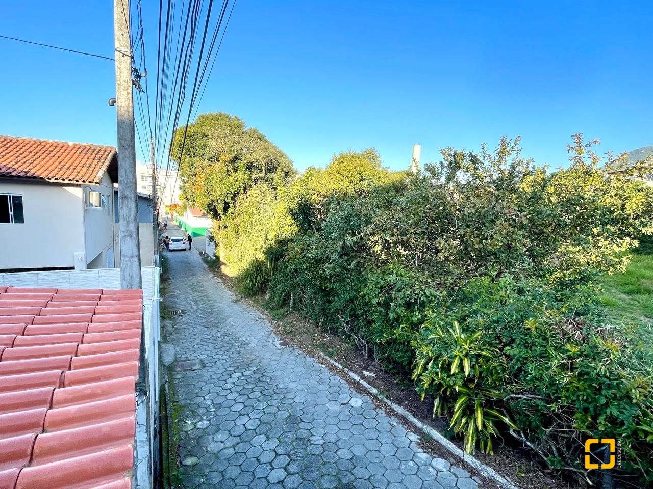 Casa com 225m², 7 quartos (sendo 2 suítes), 4 garagens, no bairro Santinho em Florianópolis