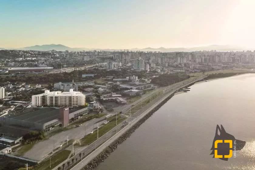 Apartamento com 80m², 2 quartos (sendo 2 suítes), 1 garagem, no bairro Praia Comprida em São José