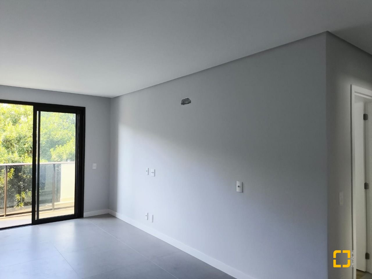Apartamento com 69m², 4 quartos (sendo 2 suítes), 2 garagens, no bairro Centro em Florianópolis