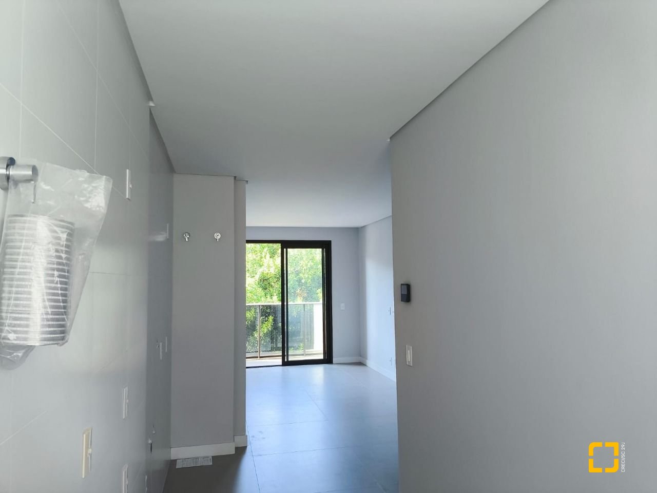 Apartamento com 69m², 4 quartos (sendo 2 suítes), 2 garagens, no bairro Centro em Florianópolis