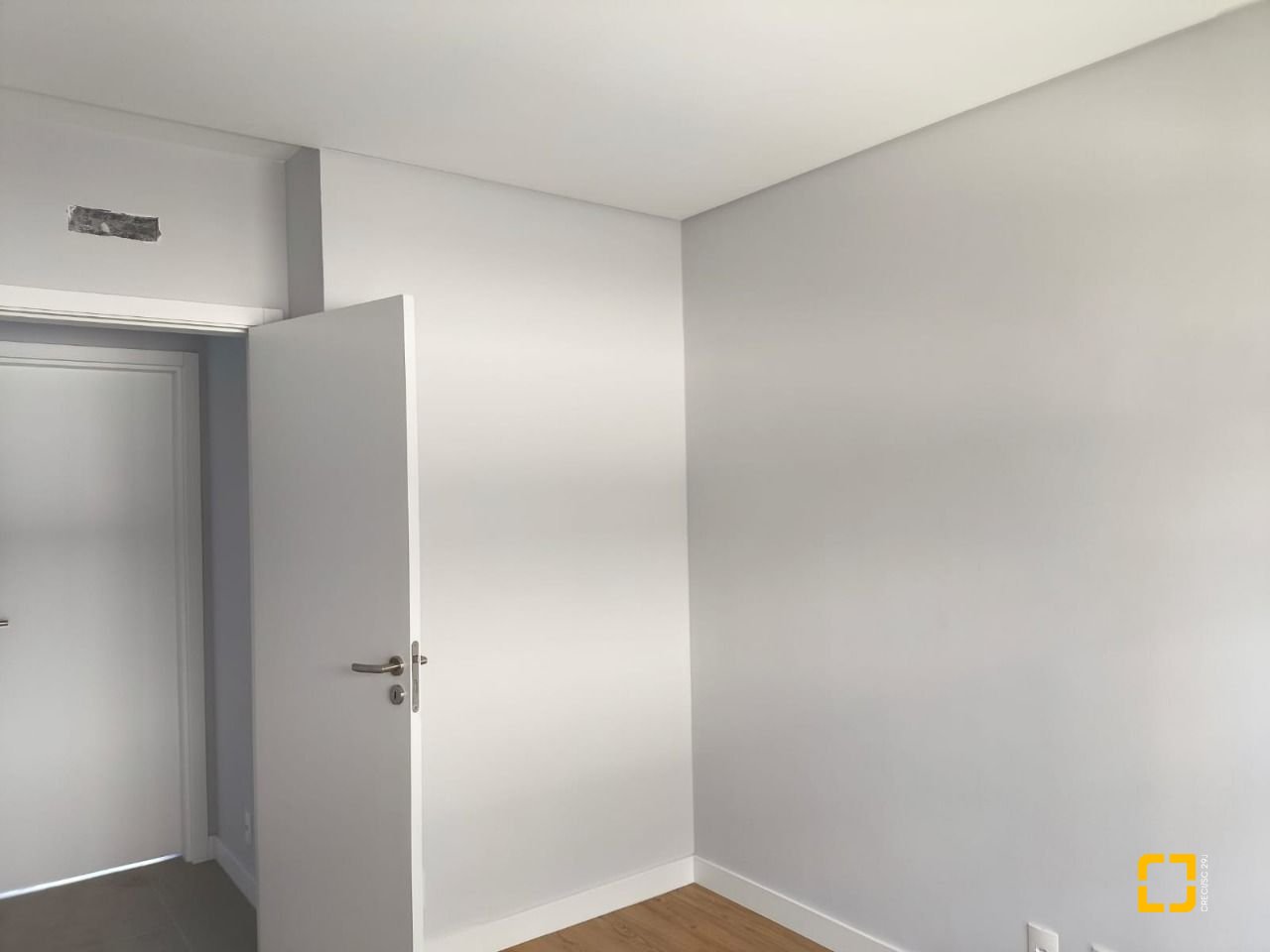Apartamento com 69m², 4 quartos (sendo 2 suítes), 2 garagens, no bairro Centro em Florianópolis