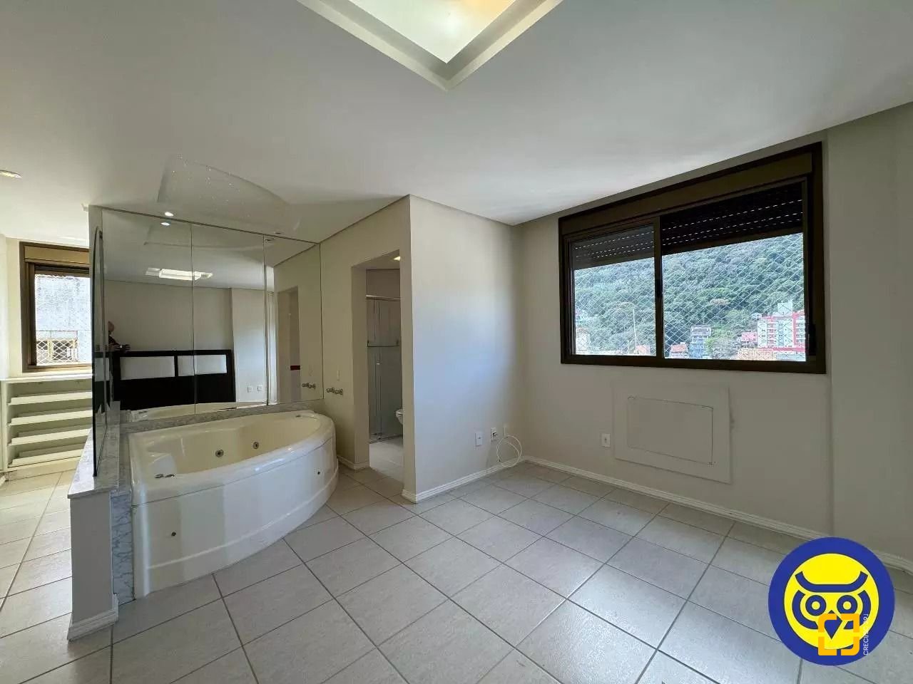 Apartamento com 110m², 3 quartos (sendo 1 suíte), no bairro Centro em Florianópolis