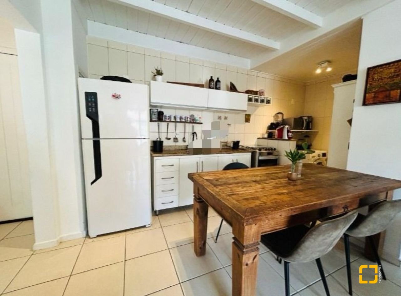 Apartamento com 72m², 4 quartos (sendo 1 suíte), 1 garagem, no bairro Lagoa de Conceição em Florianópolis