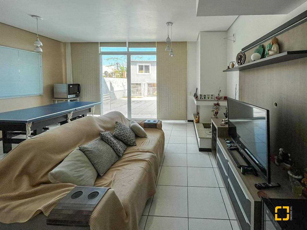 Casa com 247m², 4 quartos (sendo 1 suíte), 2 garagens, no bairro Campeche em Florianópolis
