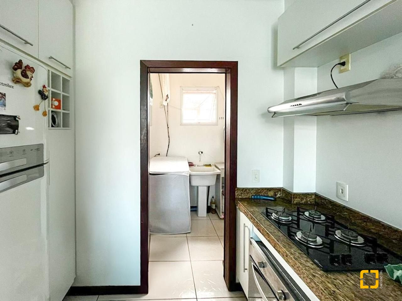 Casa com 247m², 4 quartos (sendo 1 suíte), 2 garagens, no bairro Campeche em Florianópolis