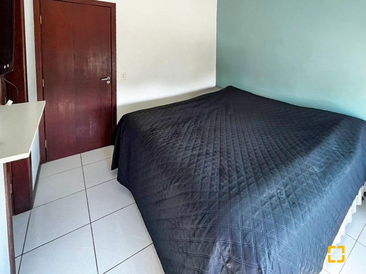 Casa com 247m², 4 quartos (sendo 1 suíte), 2 garagens, no bairro Campeche em Florianópolis