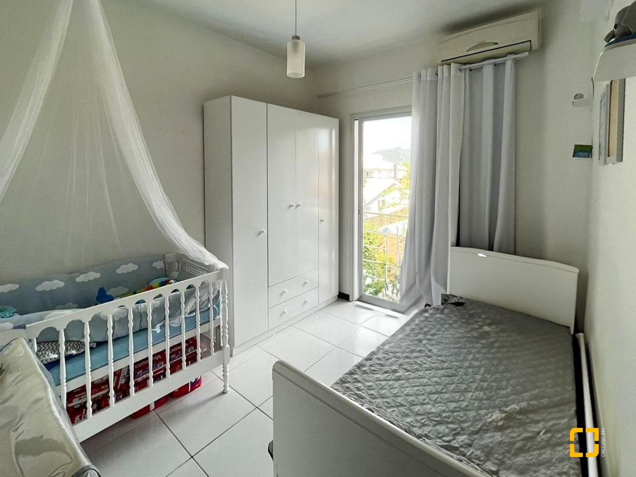 Casa com 247m², 4 quartos (sendo 1 suíte), 2 garagens, no bairro Campeche em Florianópolis
