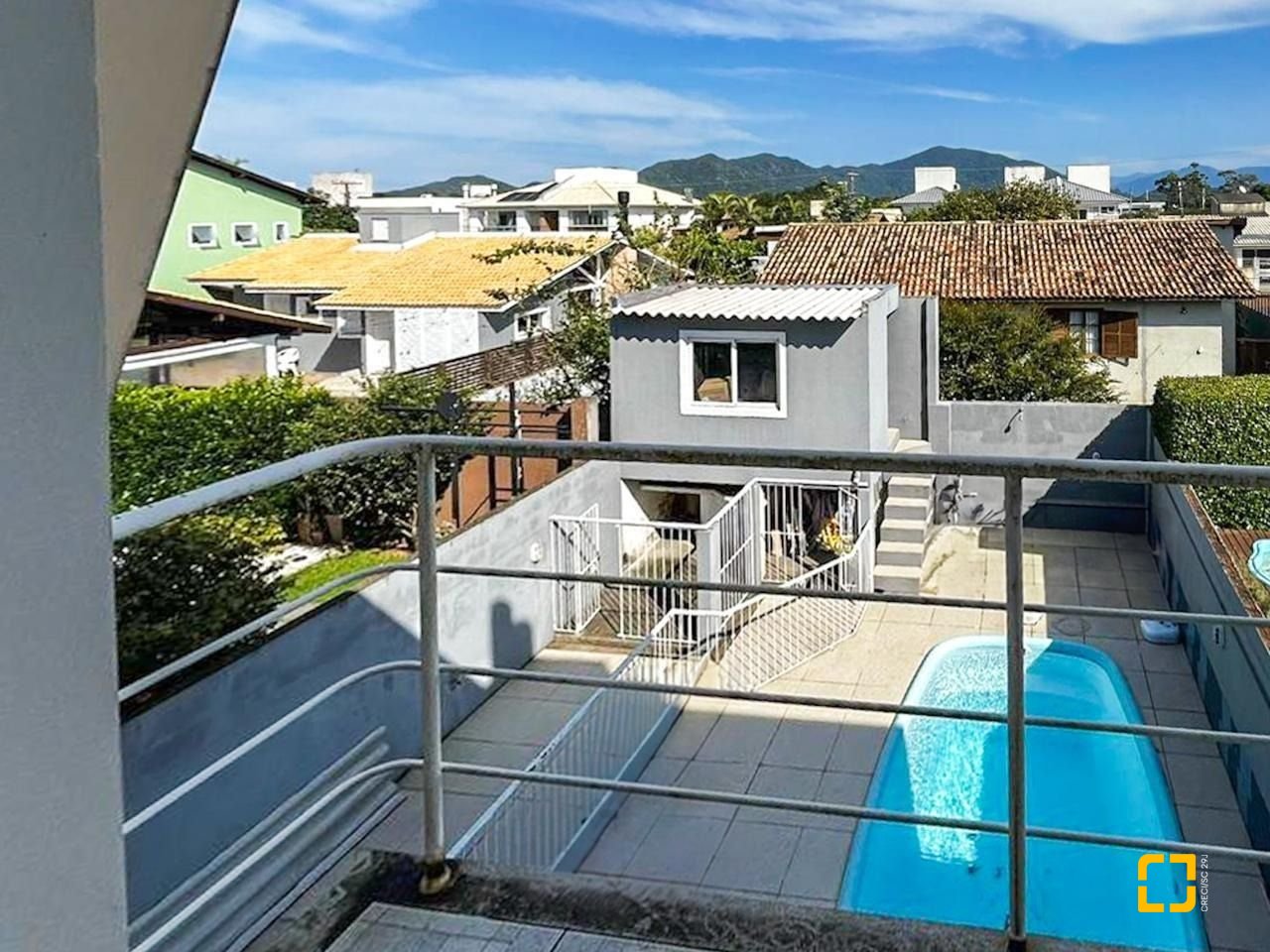 Casa com 247m², 4 quartos (sendo 1 suíte), 2 garagens, no bairro Campeche em Florianópolis