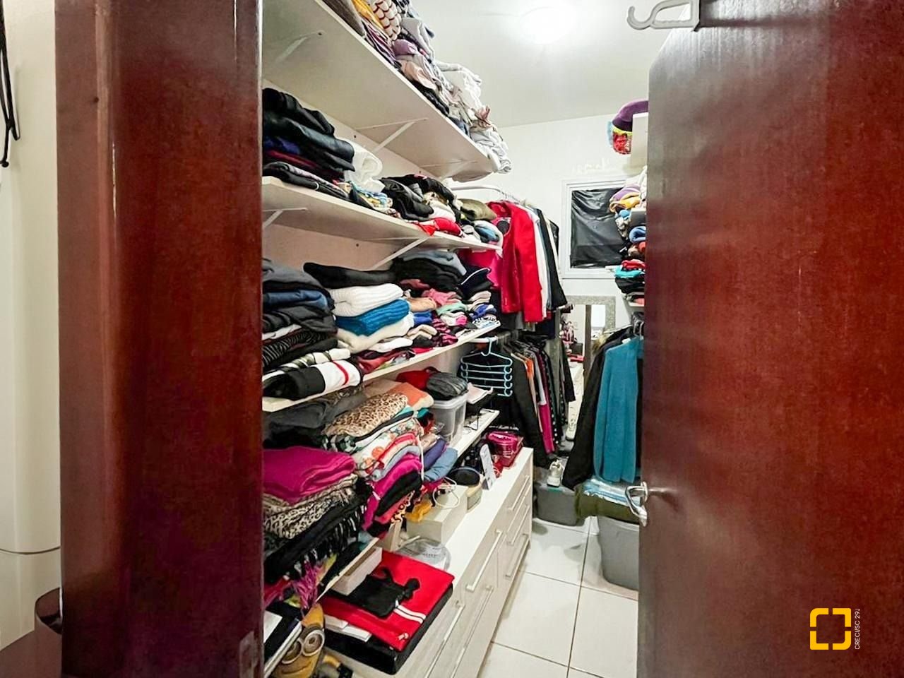 Casa com 247m², 4 quartos (sendo 1 suíte), 2 garagens, no bairro Campeche em Florianópolis