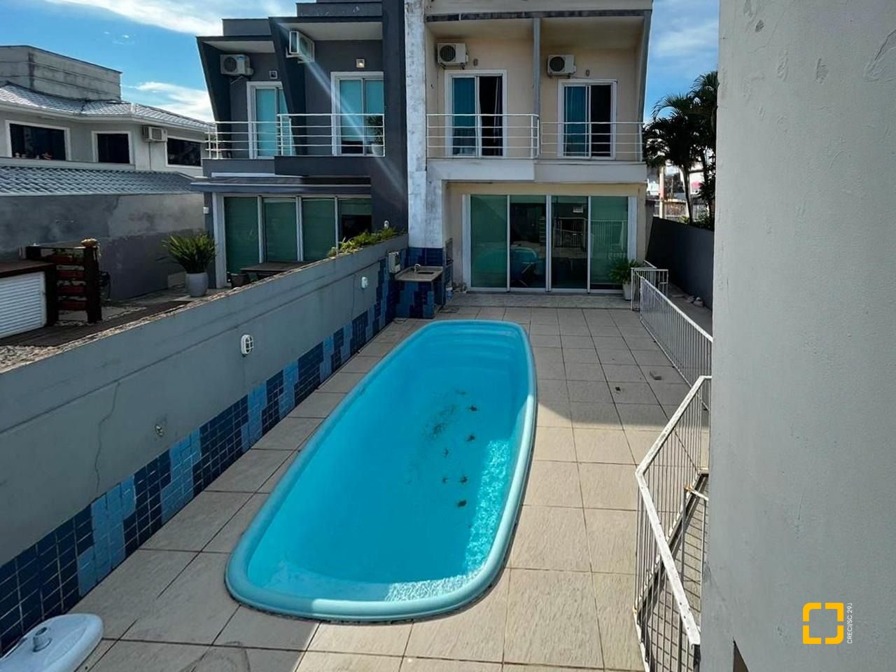 Casa com 247m², 4 quartos (sendo 1 suíte), 2 garagens, no bairro Campeche em Florianópolis
