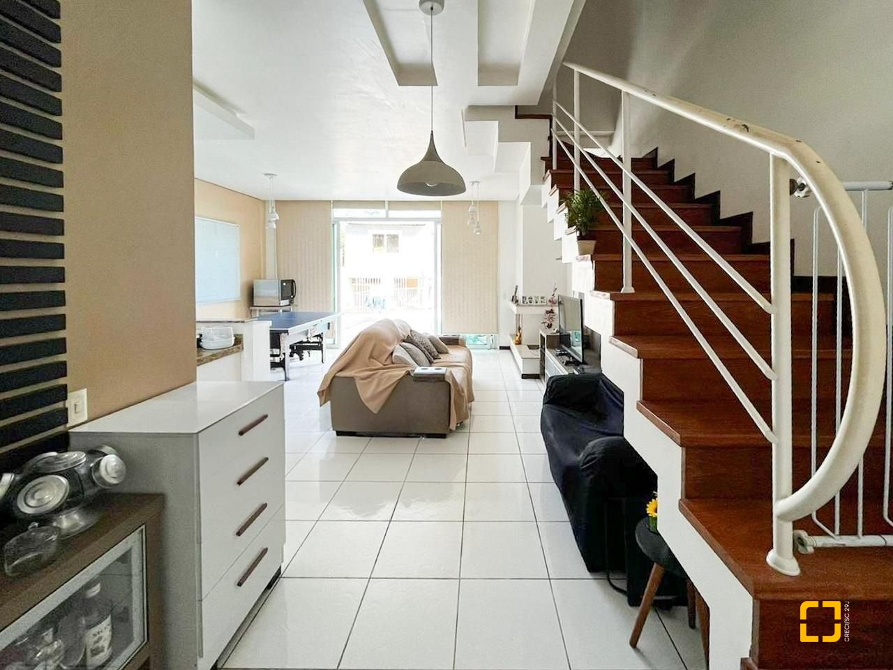 Casa com 247m², 4 quartos (sendo 1 suíte), 2 garagens, no bairro Campeche em Florianópolis