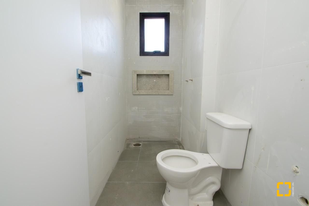 Apartamento com 63m², 3 quartos (sendo 1 suíte), 1 garagem, no bairro Santinho em Florianópolis