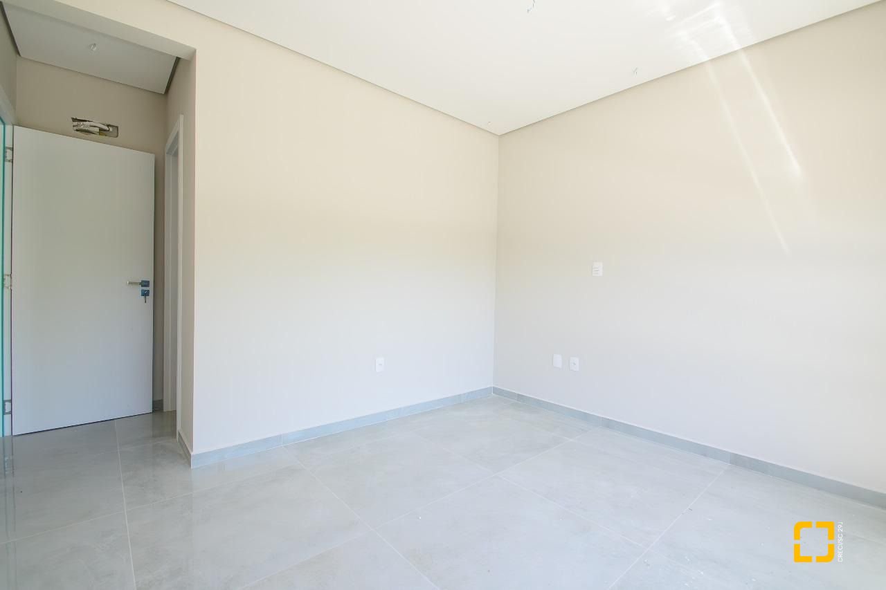 Apartamento com 63m², 3 quartos (sendo 1 suíte), 1 garagem, no bairro Santinho em Florianópolis