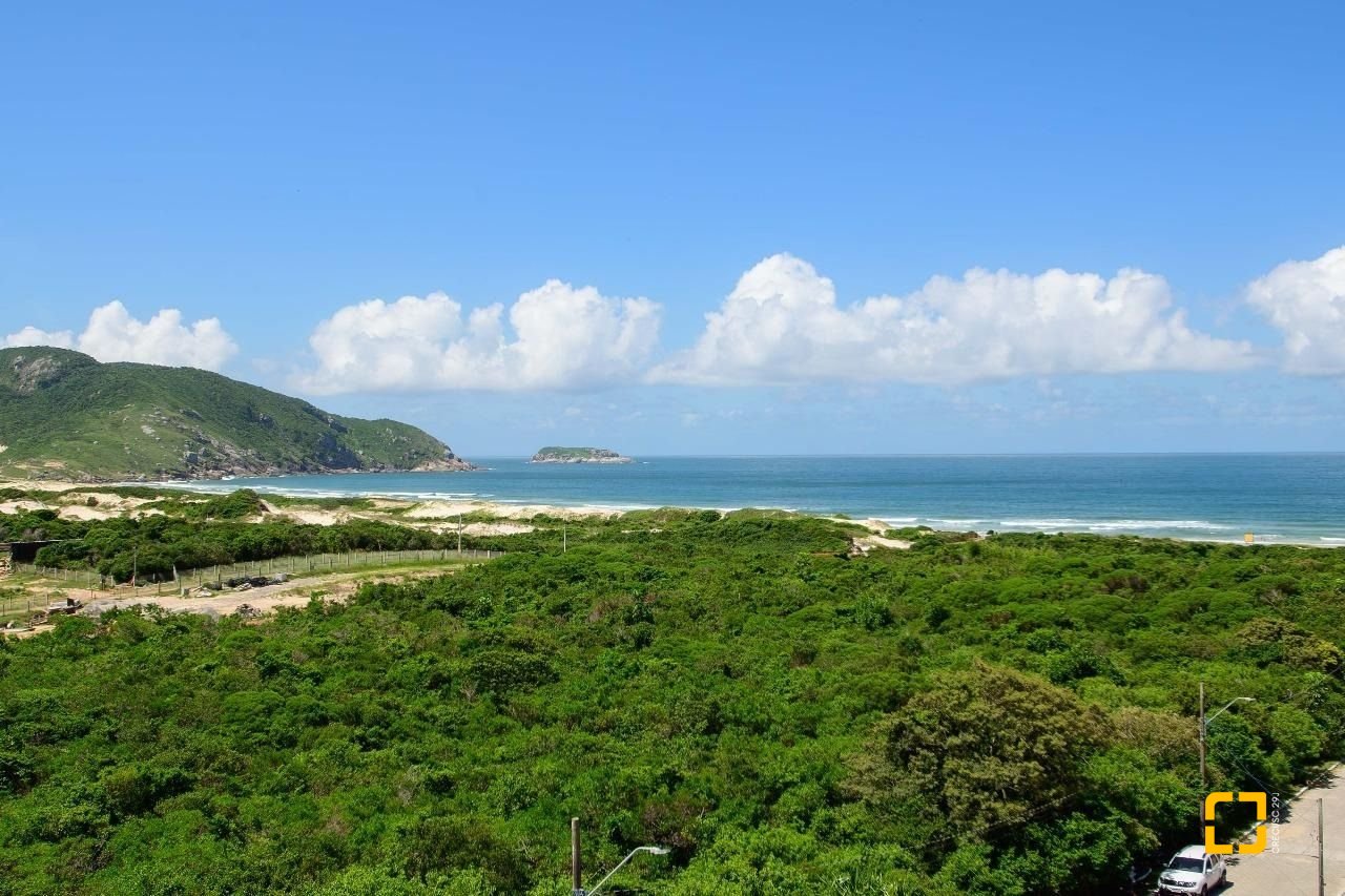 Apartamento com 63m², 3 quartos (sendo 1 suíte), 1 garagem, no bairro Santinho em Florianópolis