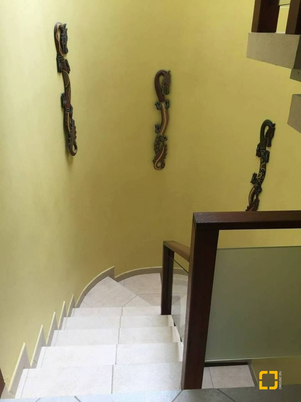 Casa com 200m², 4 quartos (sendo 1 suíte), 2 garagens, no bairro Lagoa da Conceição em Florianópolis