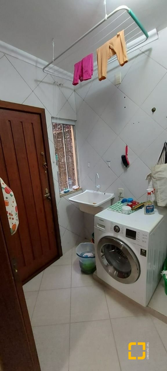 Casa com 200m², 4 quartos (sendo 1 suíte), 2 garagens, no bairro Lagoa da Conceição em Florianópolis