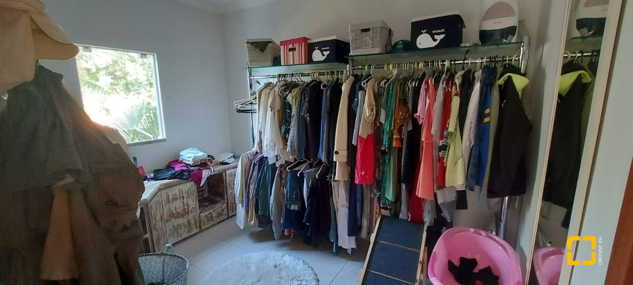 Casa com 200m², 4 quartos (sendo 1 suíte), 2 garagens, no bairro Lagoa da Conceição em Florianópolis