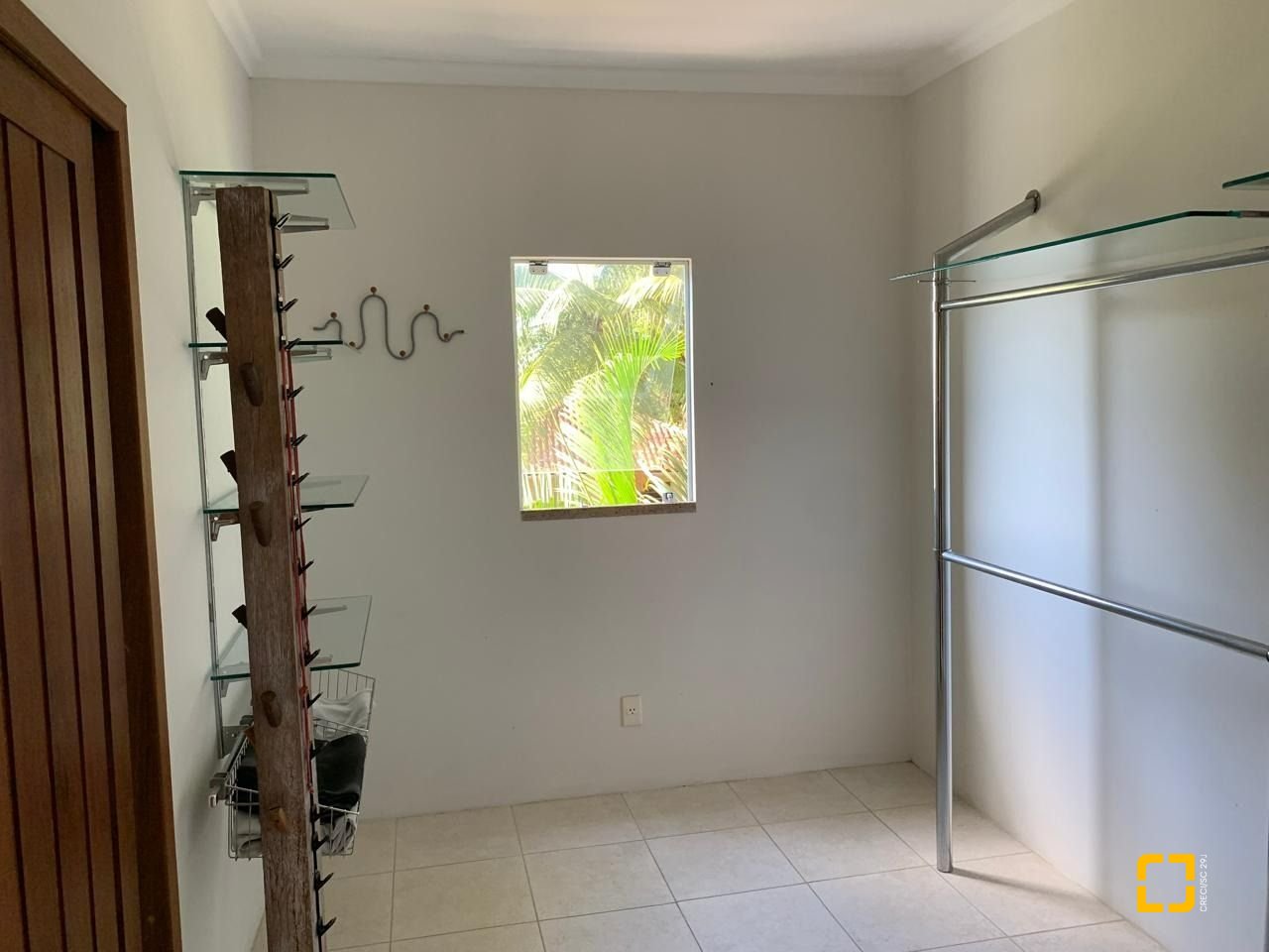 Casa com 200m², 4 quartos (sendo 1 suíte), 2 garagens, no bairro Lagoa da Conceição em Florianópolis