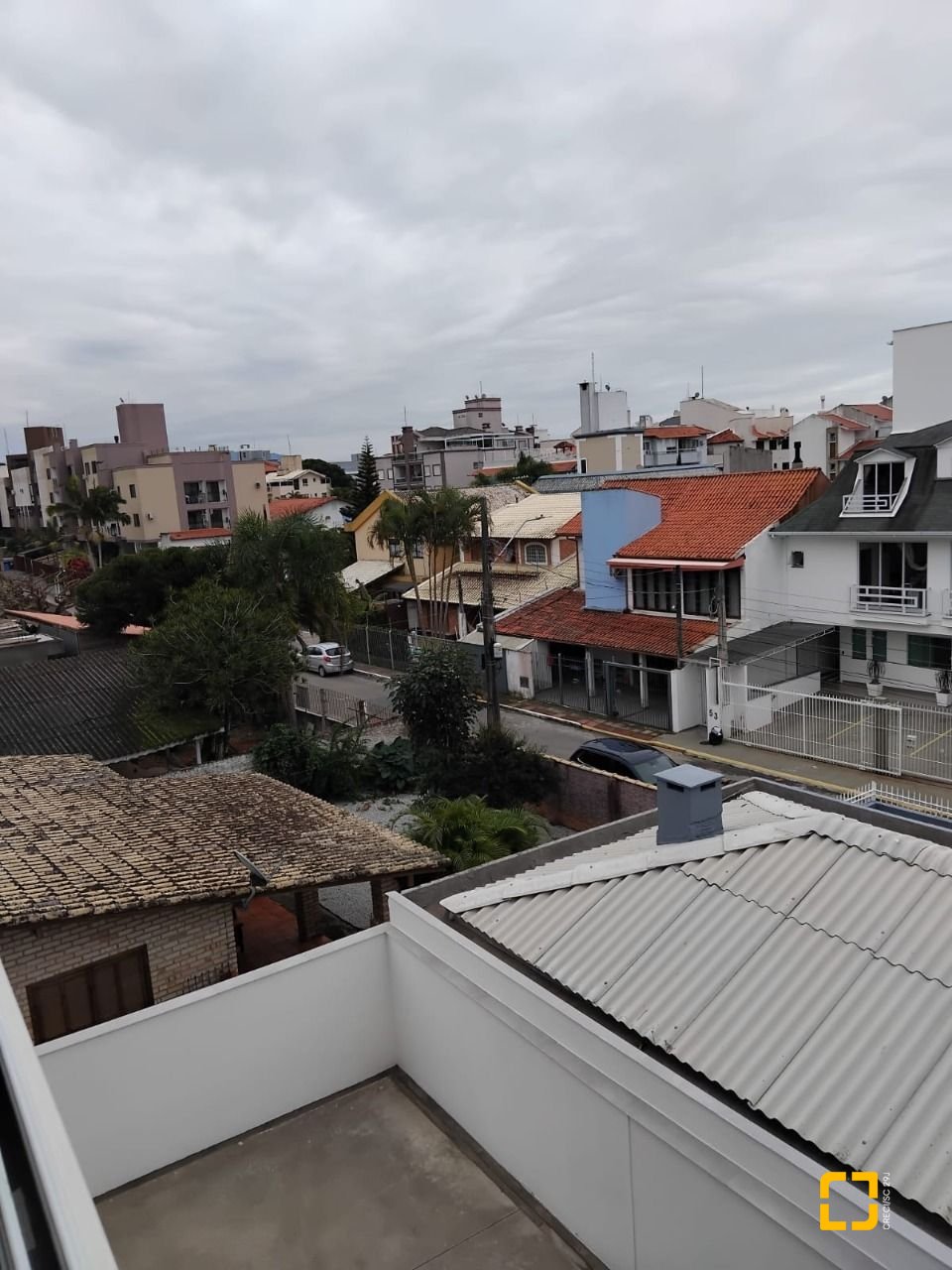 Apartamento com 74m², 3 quartos (sendo 1 suíte), 1 garagem, no bairro Canasvieiras em Florianópolis