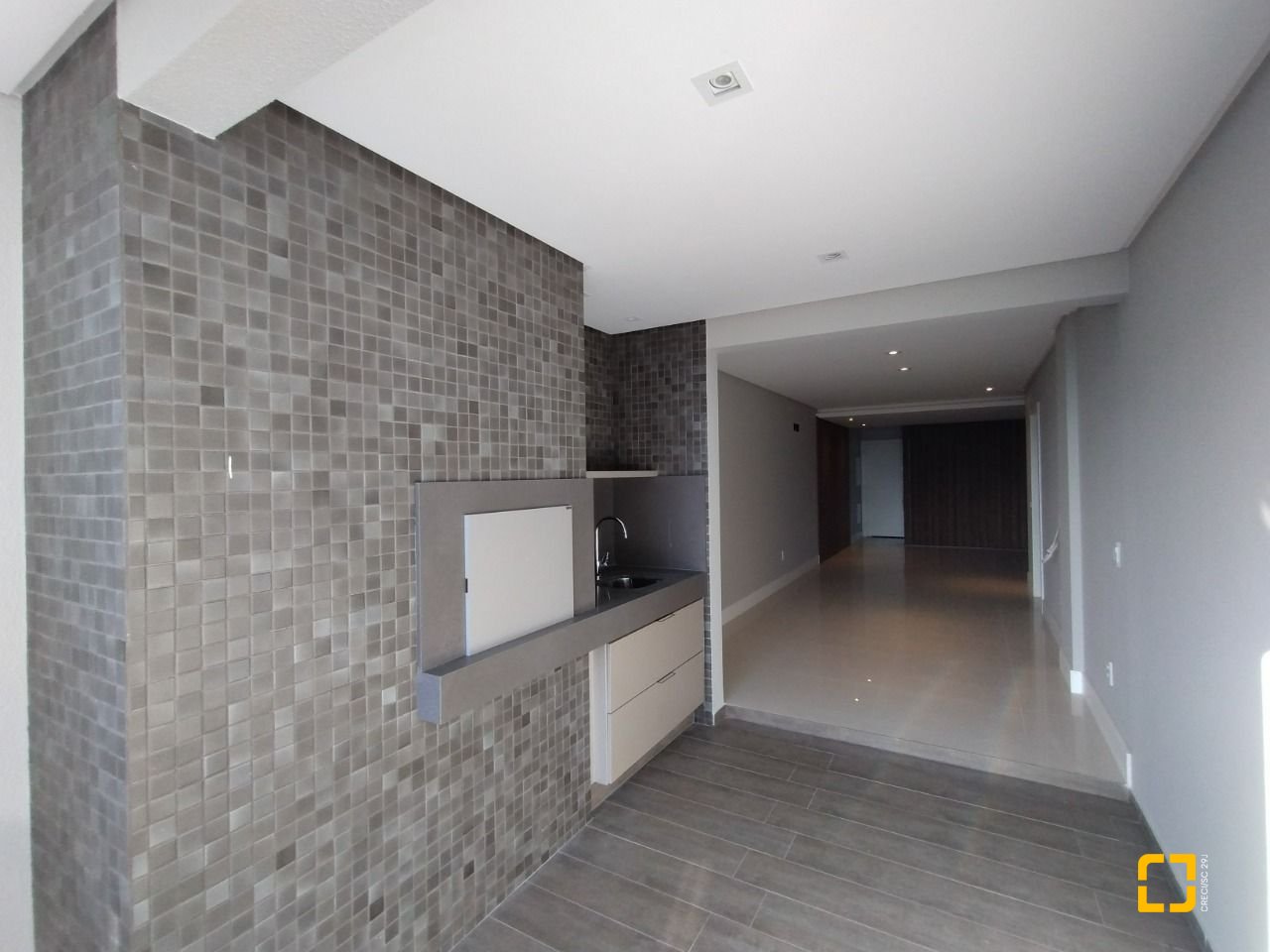Apartamento com 125m², 6 quartos (sendo 3 suítes), 2 garagens, no bairro Kobrasol em São José