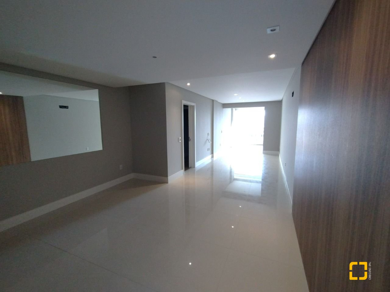 Apartamento com 125m², 6 quartos (sendo 3 suítes), 2 garagens, no bairro Kobrasol em São José