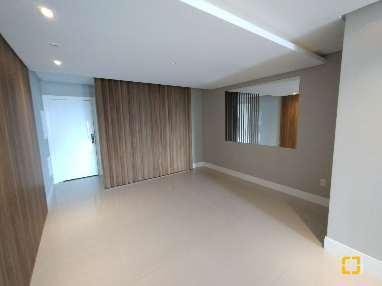 Apartamento com 125m², 6 quartos (sendo 3 suítes), 2 garagens, no bairro Kobrasol em São José