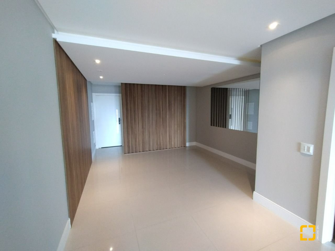 Apartamento com 125m², 6 quartos (sendo 3 suítes), 2 garagens, no bairro Kobrasol em São José