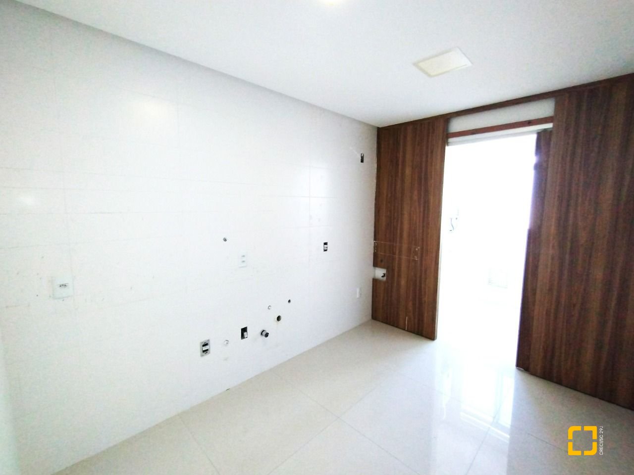 Apartamento com 125m², 6 quartos (sendo 3 suítes), 2 garagens, no bairro Kobrasol em São José