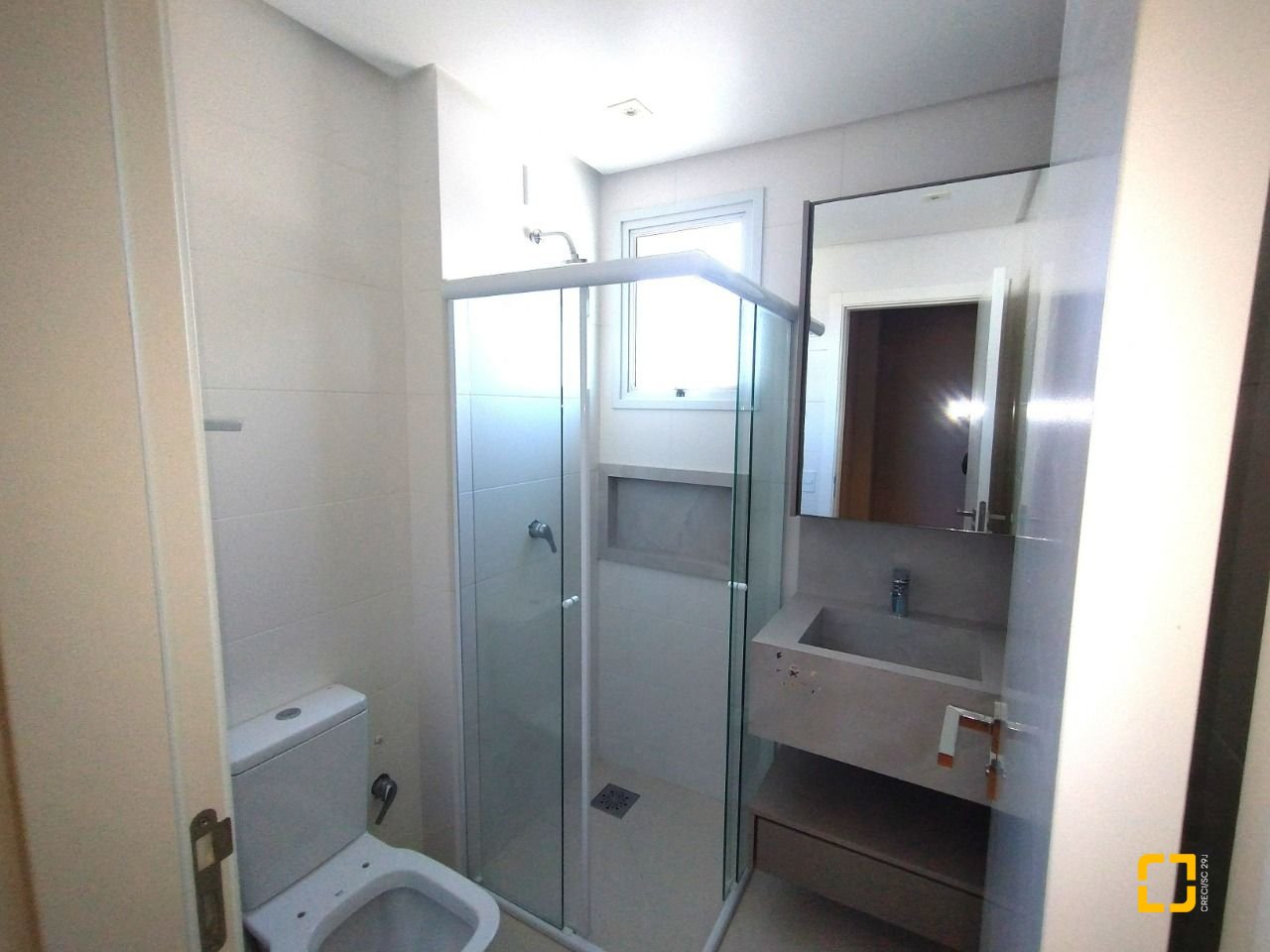 Apartamento com 125m², 6 quartos (sendo 3 suítes), 2 garagens, no bairro Kobrasol em São José