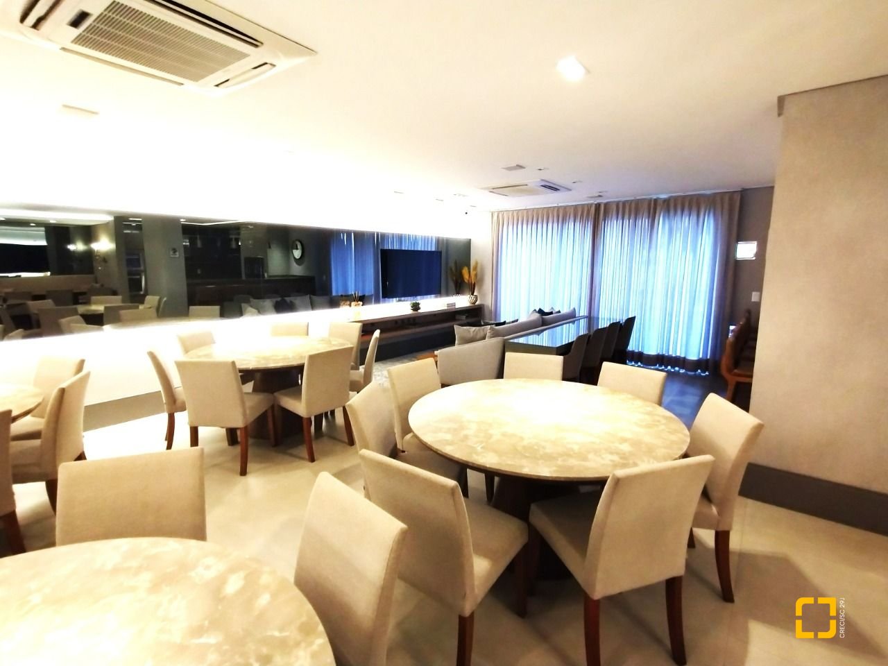 Apartamento com 125m², 6 quartos (sendo 3 suítes), 2 garagens, no bairro Kobrasol em São José