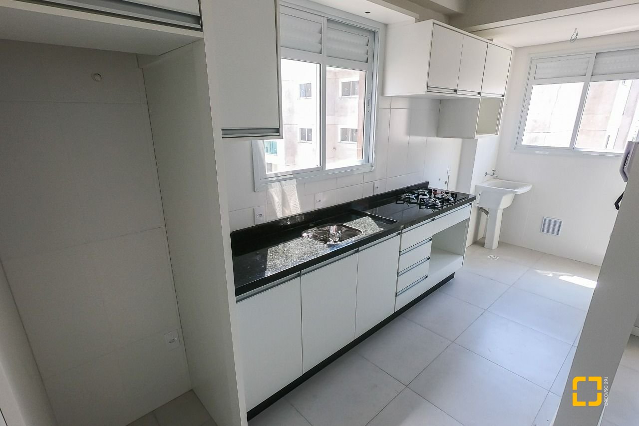Apartamento com 66m², 1 quarto (sendo 1 suíte), 1 garagem, no bairro Centro em São José