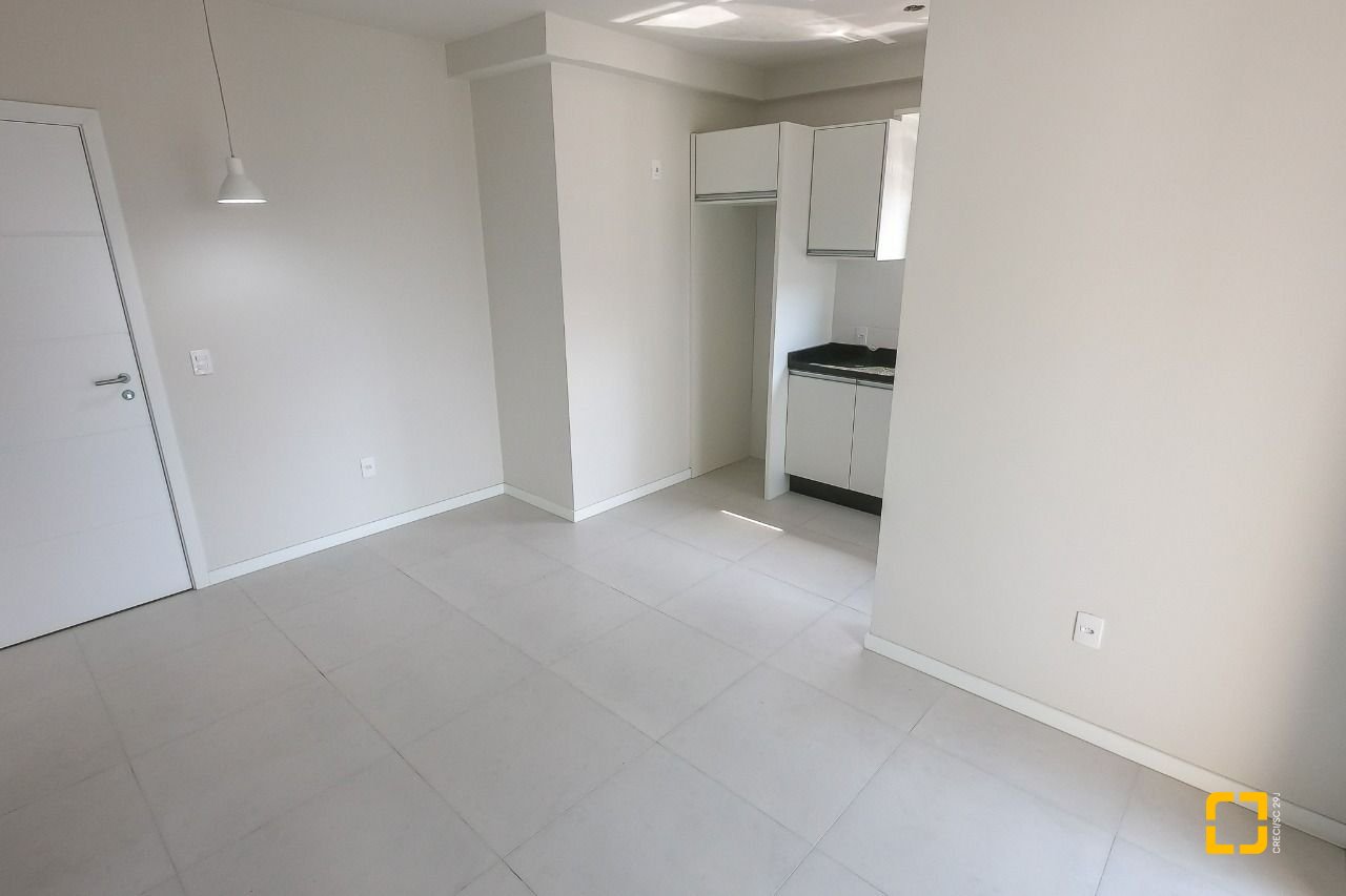 Apartamento com 66m², 1 quarto (sendo 1 suíte), 1 garagem, no bairro Centro em São José