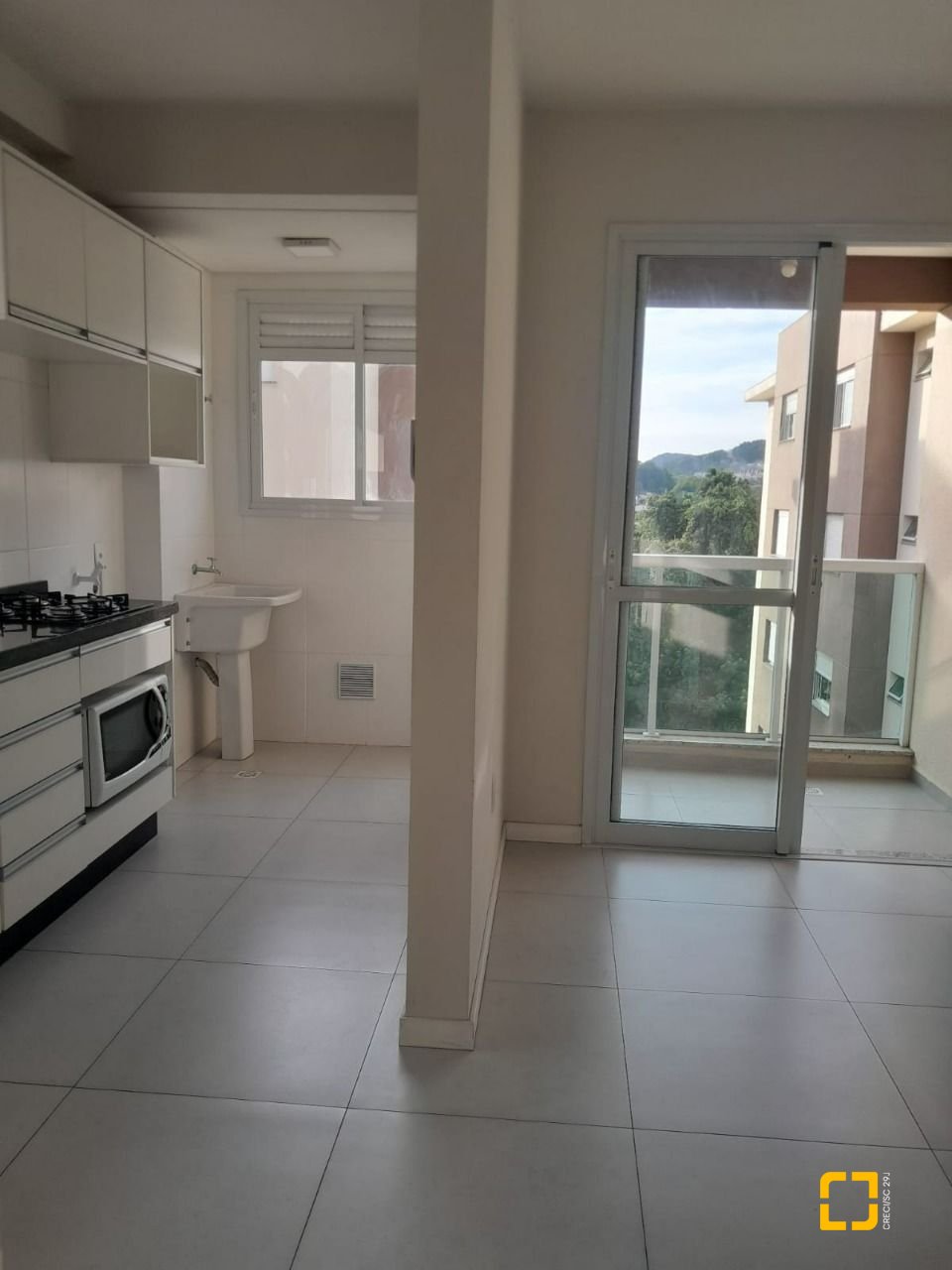 Apartamento com 66m², 1 quarto (sendo 1 suíte), 1 garagem, no bairro Centro em São José